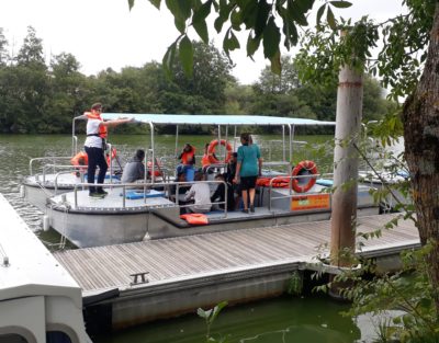 Mini peniche logmement insolite au camping port ribouet à anjou sport nature