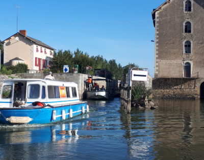 le mira anjou sport nature bord de la mayenne