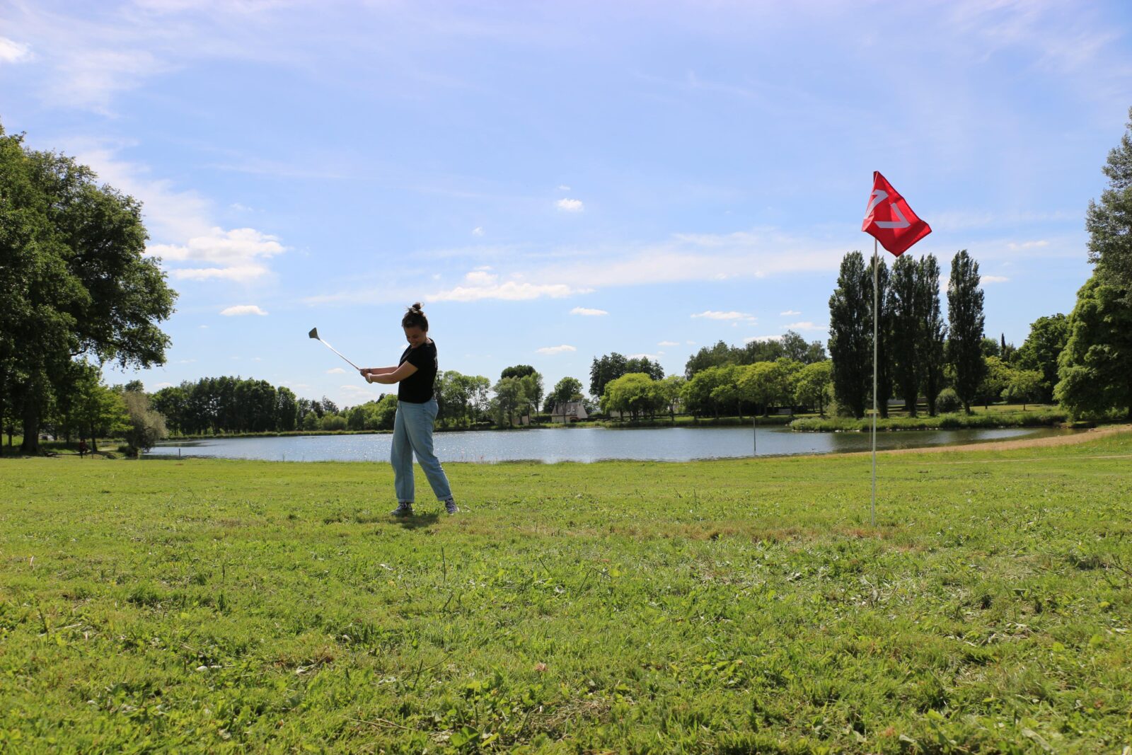 variante du golf dans la base de loisirs à la Jaille-Yvon proche d'Angers et de Laval à tester en famille ou entre amis