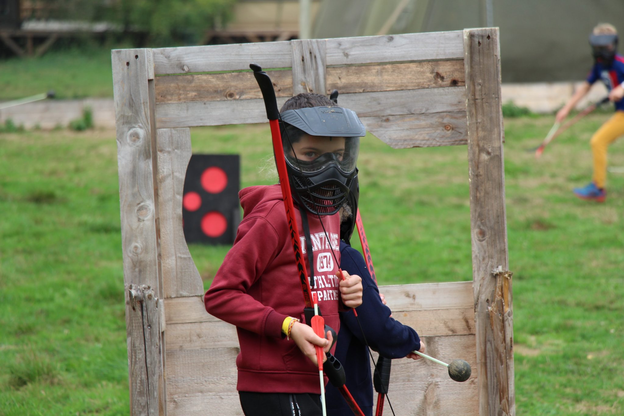 activité flèches vacances d'été pour les enfants de 6 à 10 ans, mayenne, maine-et-loire